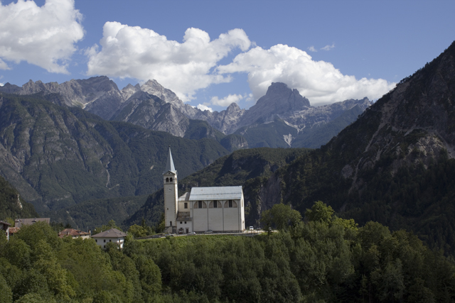 2011-08-16_13-16-21 cadore.jpg - Kirche in Pieve di Cadore